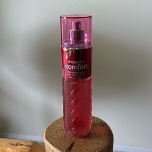 Bath and Body works Wrapped in Comfort Spray